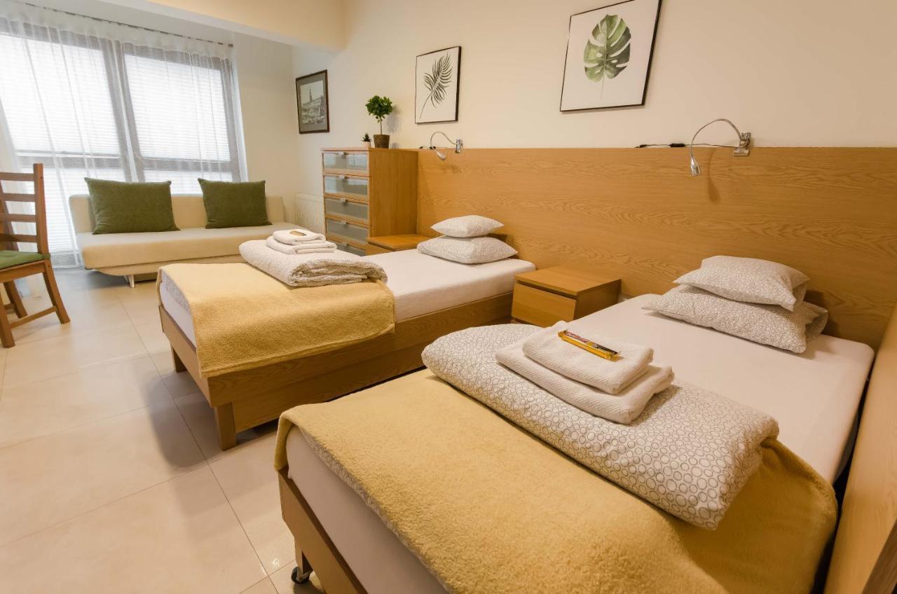 קרקוב Family Apartments - Private Parking מראה חיצוני תמונה