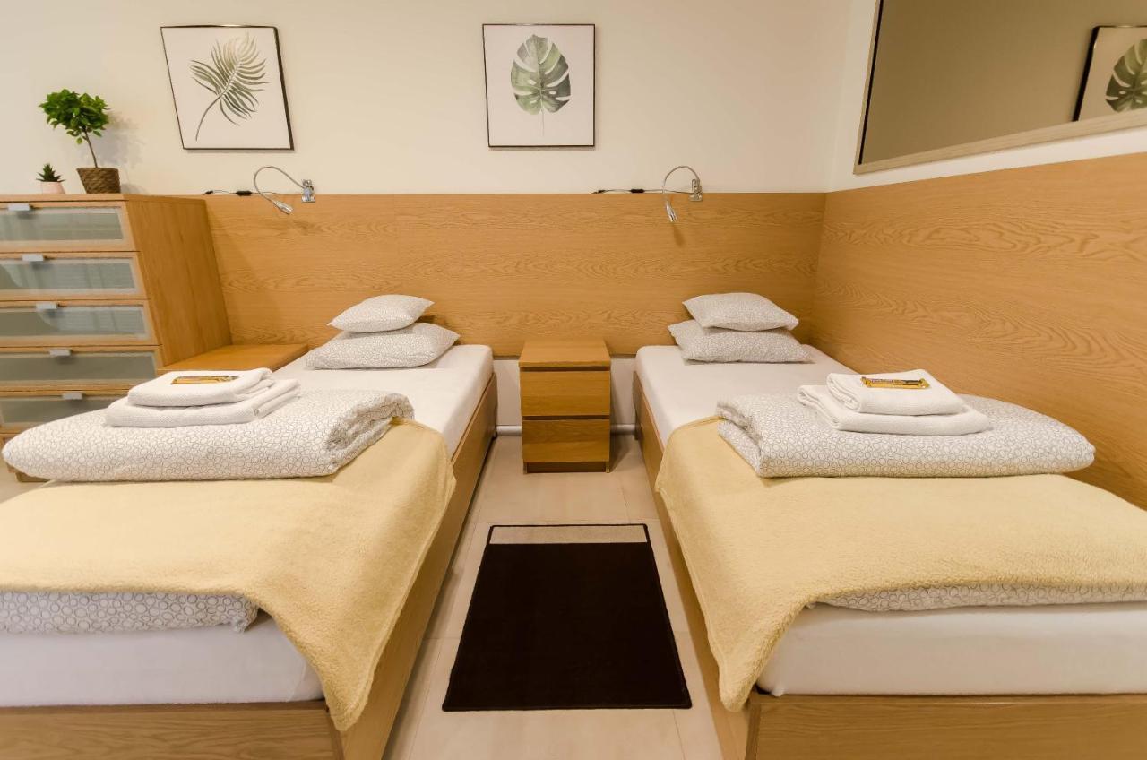 קרקוב Family Apartments - Private Parking מראה חיצוני תמונה