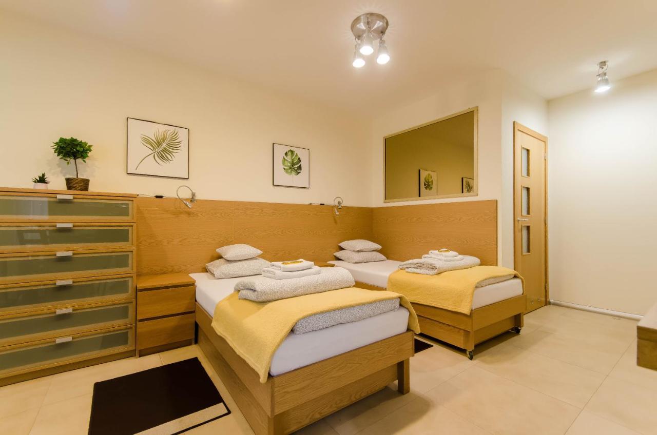 קרקוב Family Apartments - Private Parking מראה חיצוני תמונה