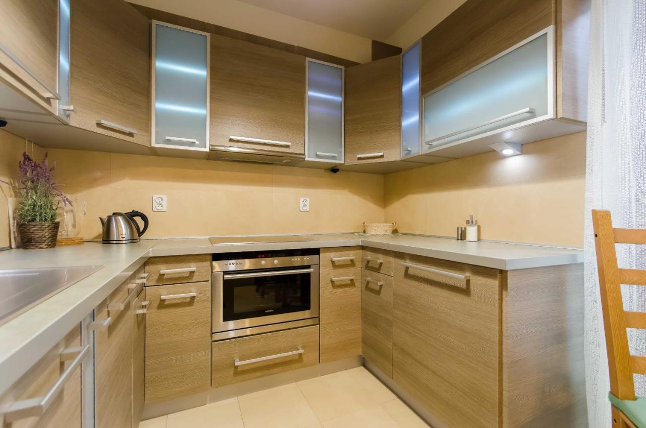 קרקוב Family Apartments - Private Parking מראה חיצוני תמונה