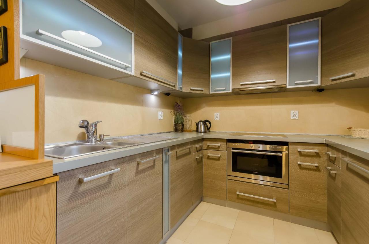 קרקוב Family Apartments - Private Parking מראה חיצוני תמונה