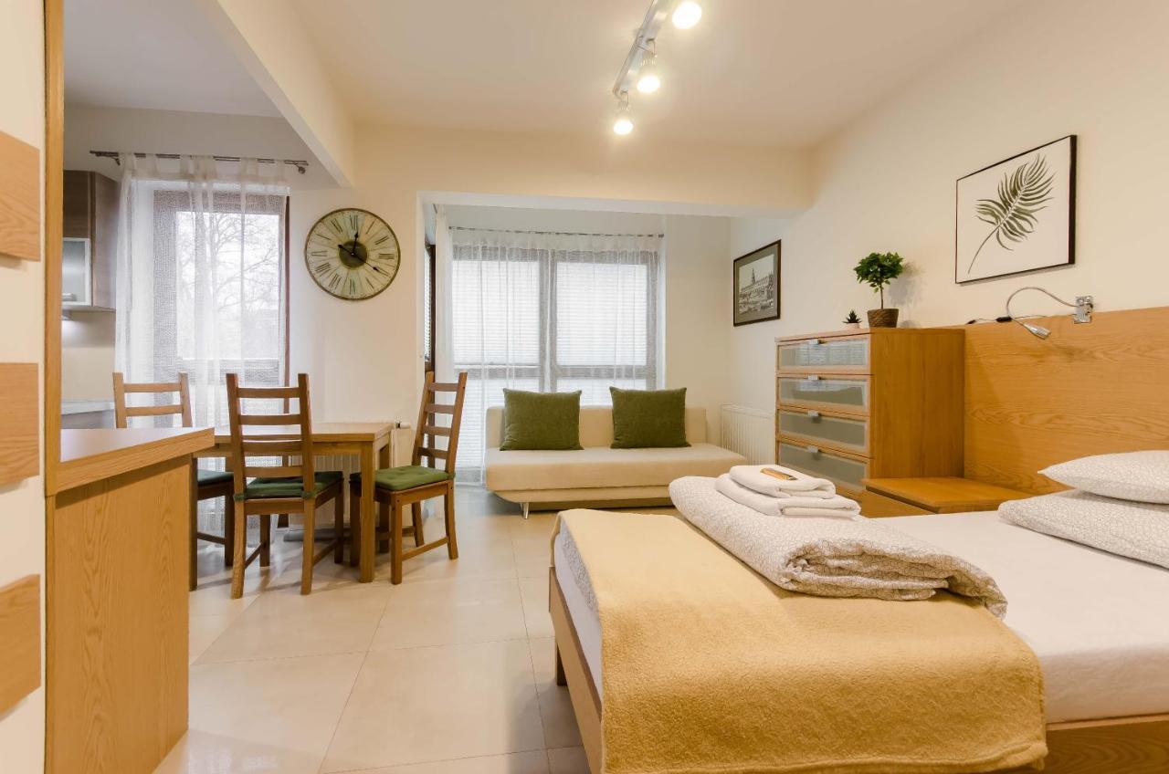 קרקוב Family Apartments - Private Parking מראה חיצוני תמונה
